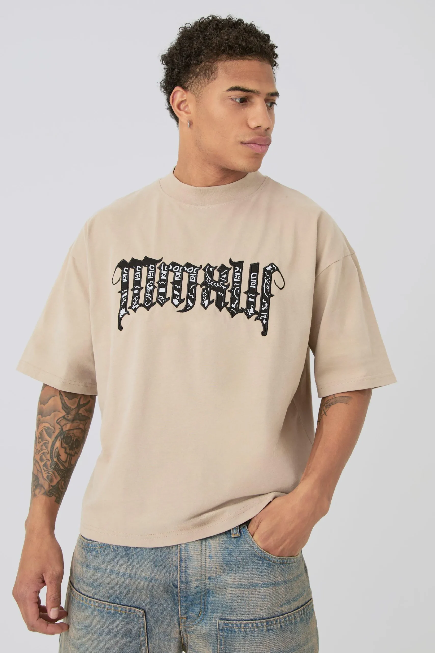 Oversized Boxy Extended Neck Peached Heavyweight Applique T-shirt | UK^boohooMAN New