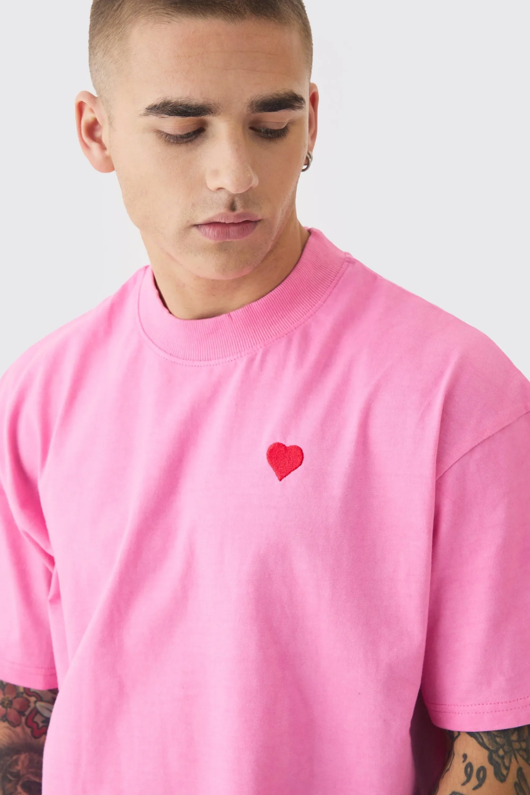 Oversized Boxy Extended Neck Heart Embroidered T-shirt | UK^boohooMAN Sale