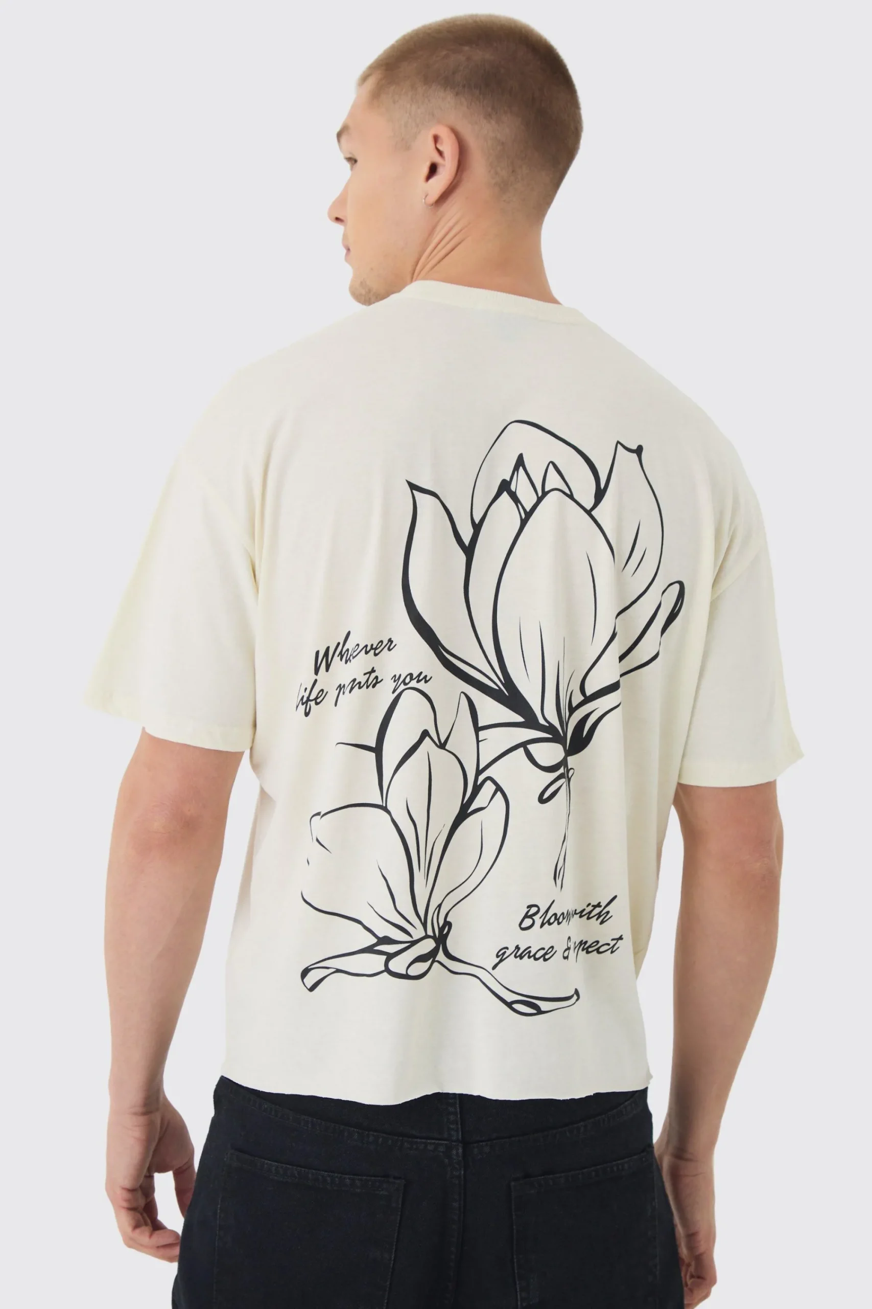 Oversized Boxy Floral Line Drawing Print T-Shirt | UK^boohooMAN Sale