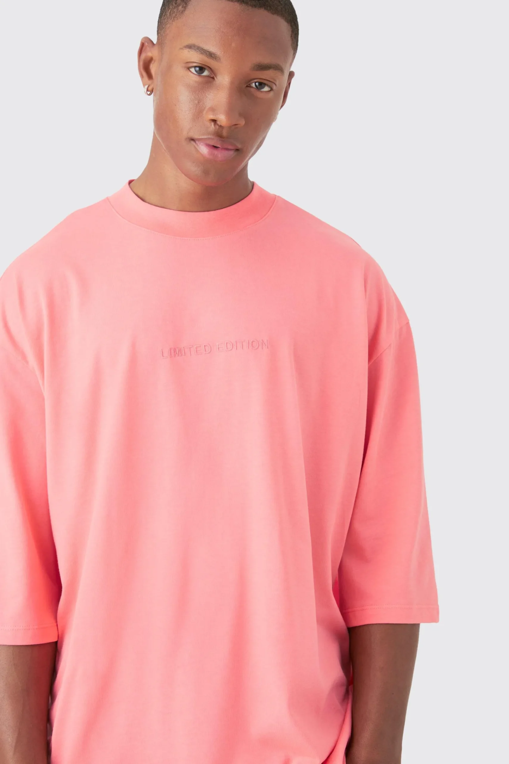 Oversized Extended Neck Embroide T-shirt | UK^boohooMAN Online