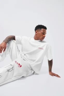 Oversized Extended Neck Graffiti T-shirt | UK^boohooMAN