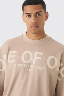 Oversized Extended Neck Half Sleeve Interlock Graphic T-shirt | UK^boohooMAN Best