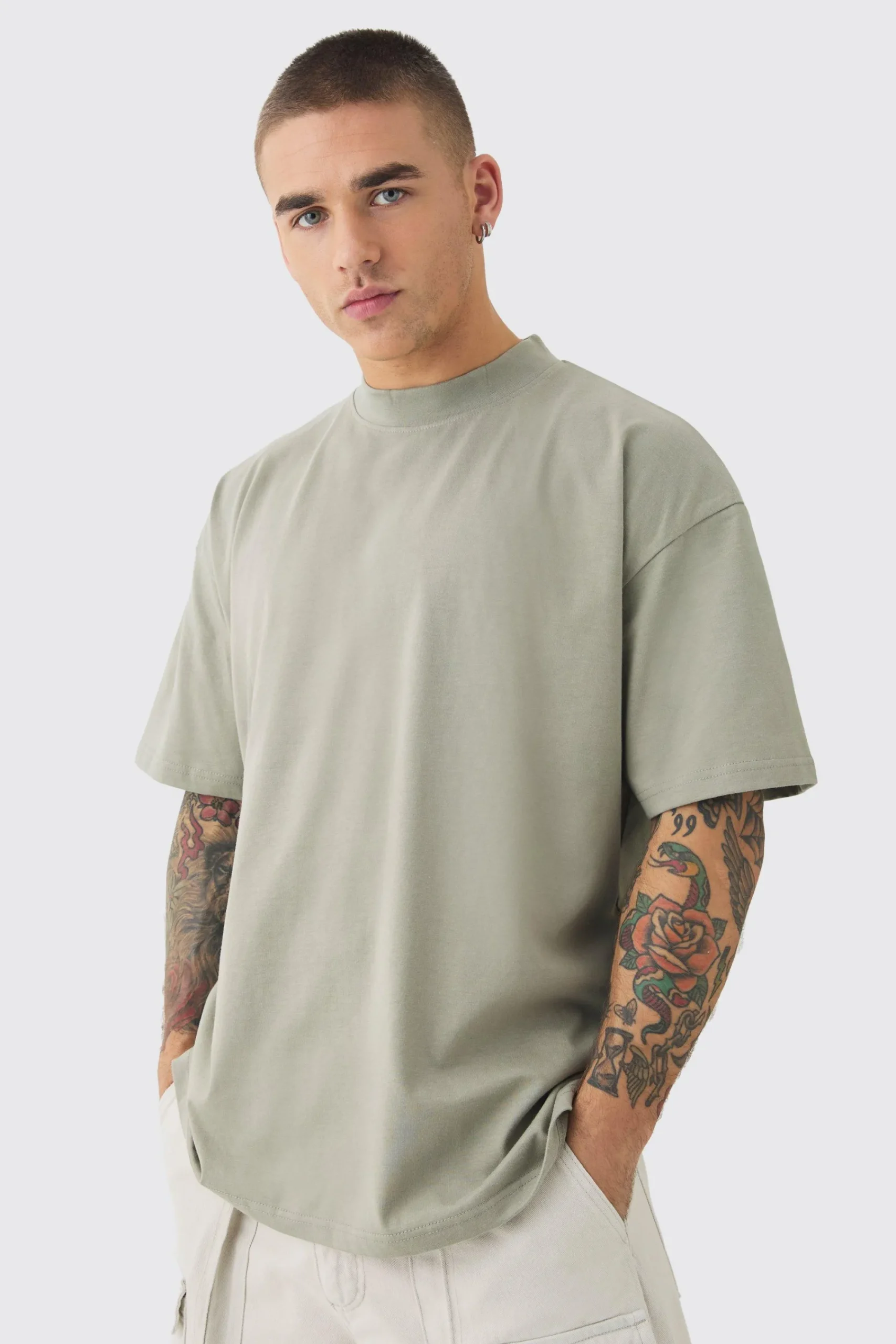 Oversized Extended Neck Heavyweight Leopard Applique T-shirt | UK^boohooMAN Online