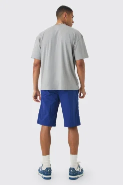 Oversized Extended Neck Space Graphic T-shirt | UK^boohooMAN Online