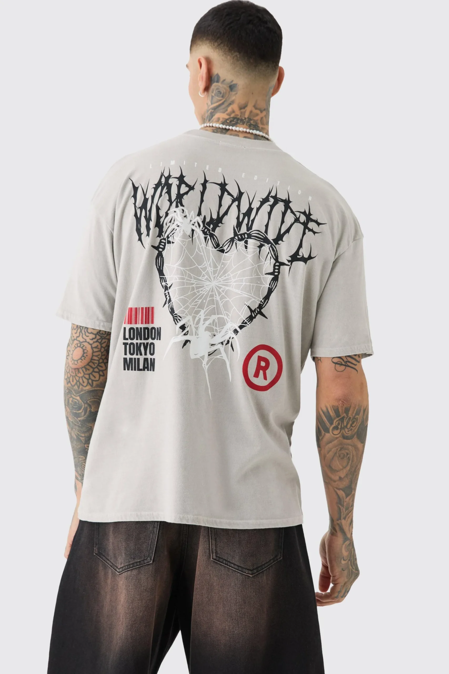 Oversized Washed Heart Web Back Print T-shirt | UK^boohooMAN New