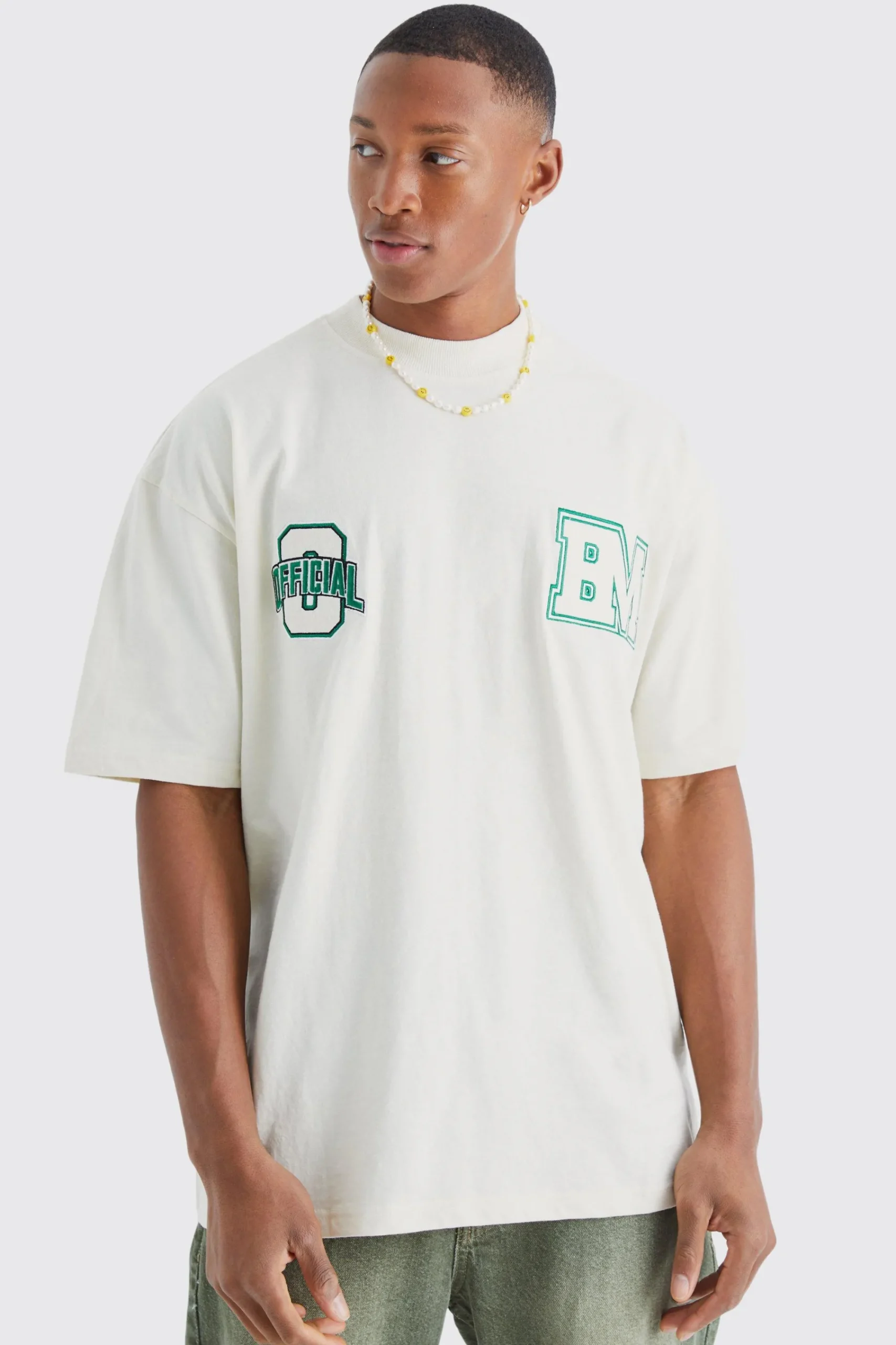 Oversized Worldwide Varsity Badge T-shirt | UK^boohooMAN Hot