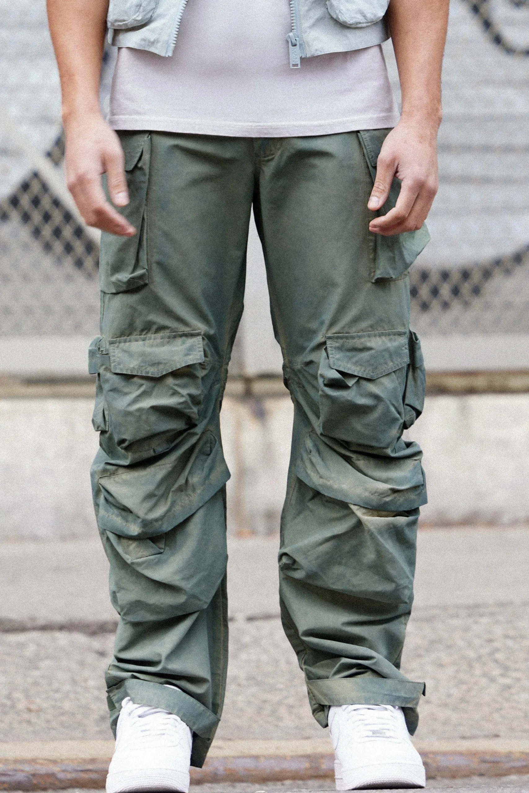 boohooMAN Parachute Multi Pocket Fixed Waist Trouser | UK| Trousers