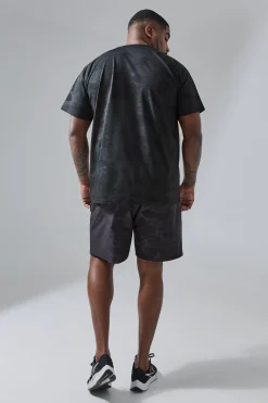 Plus Man Active Camo Raglan Oversized Performance T-shirt | UK^boohooMAN Online