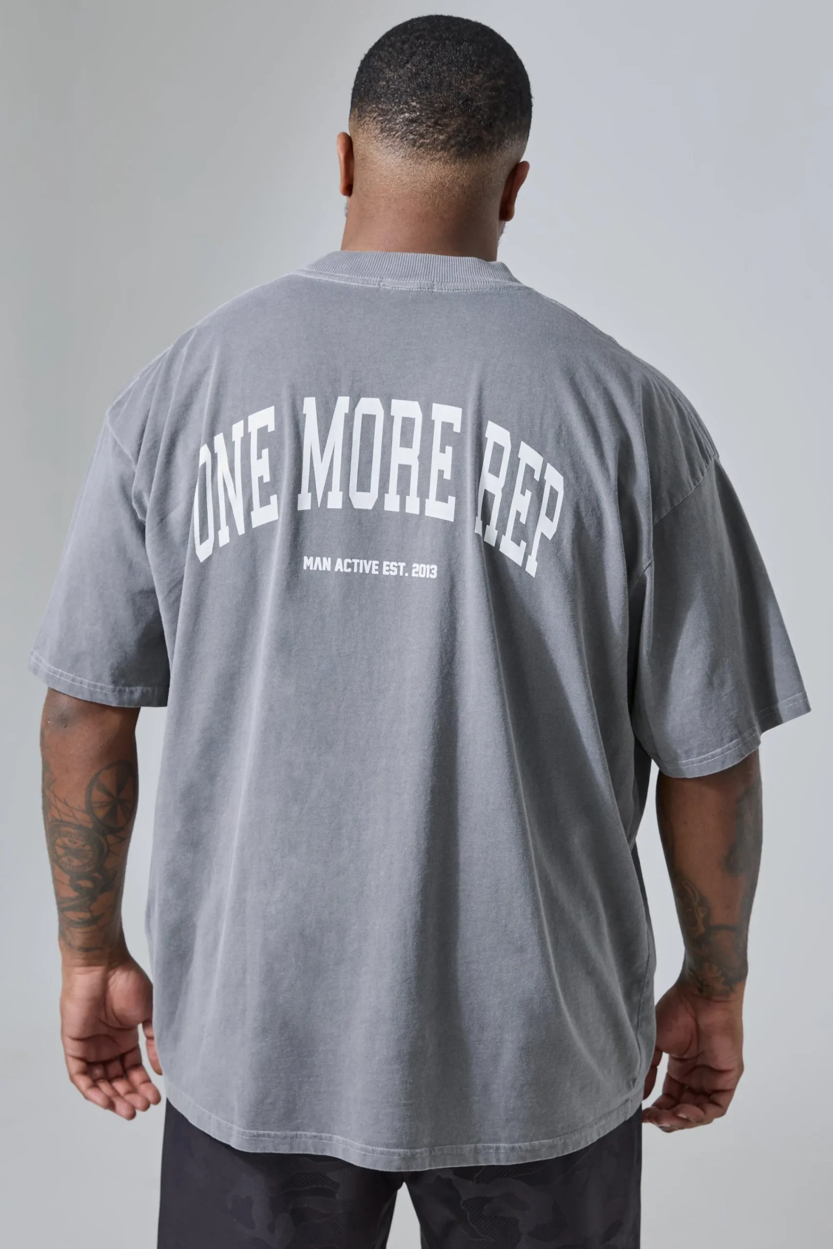 Plus Man Active Gym Oversized Overdyed Rep T-shirt | UK^boohooMAN