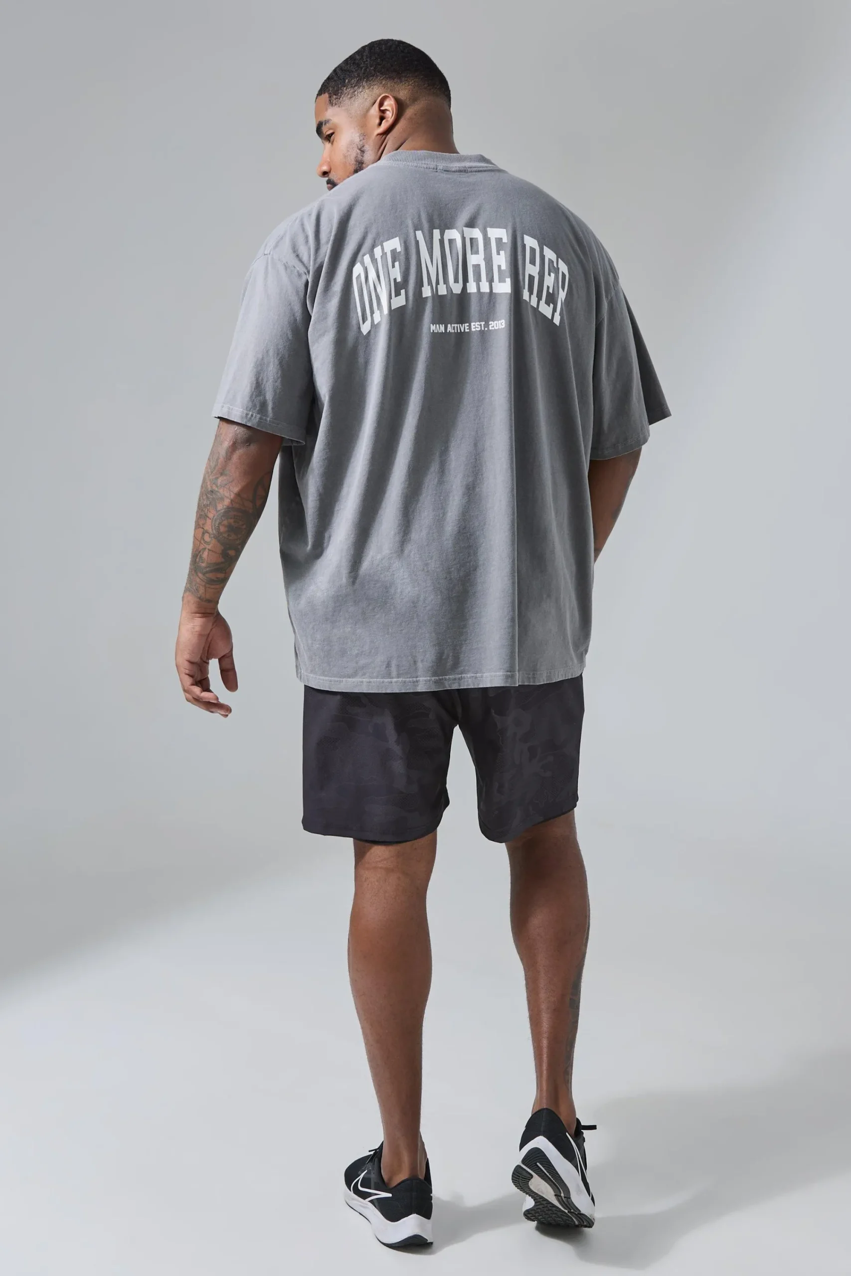 Plus Man Active Gym Oversized Overdyed Rep T-shirt | UK^boohooMAN