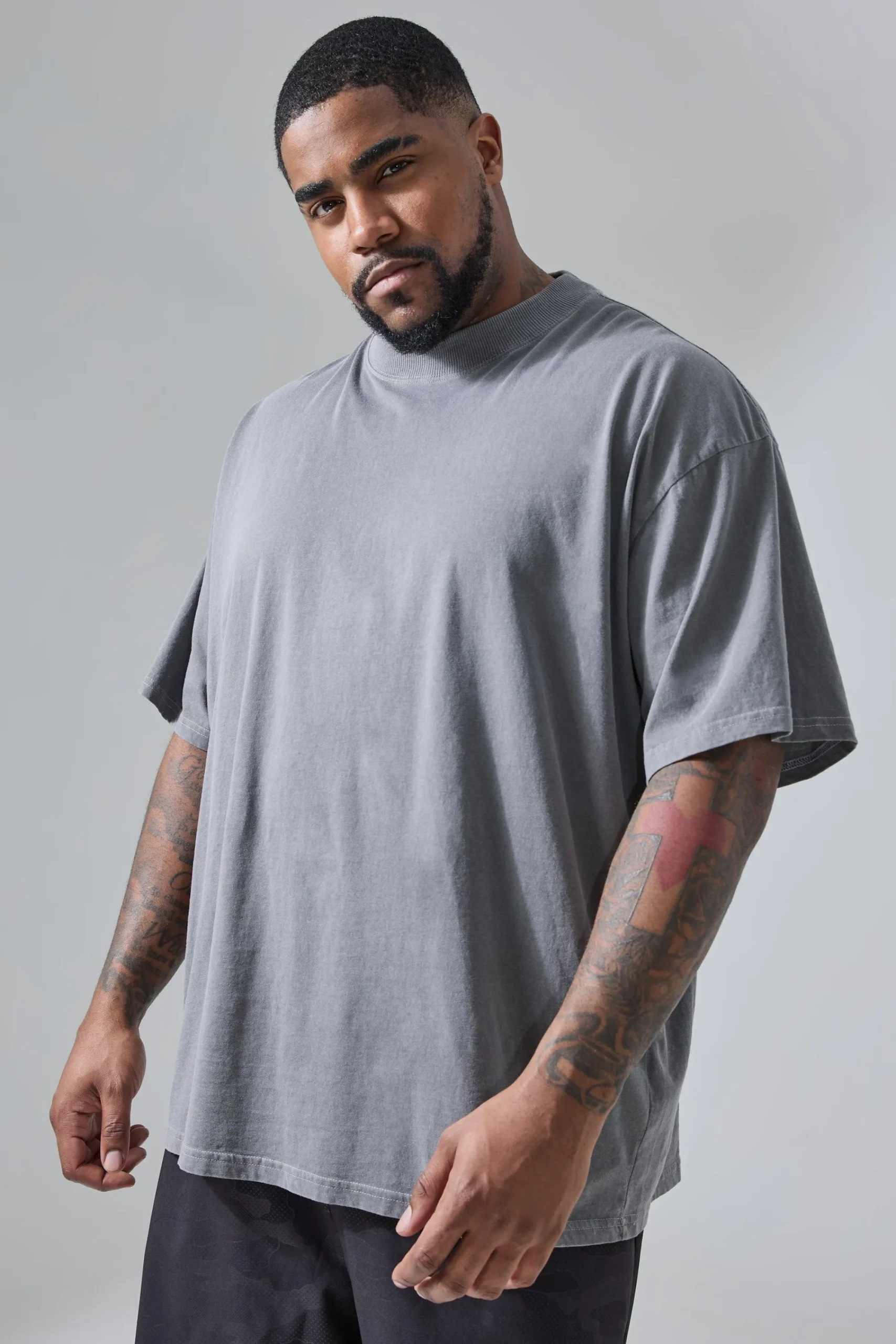 Plus Man Active Gym Oversized Overdyed Rep T-shirt | UK^boohooMAN