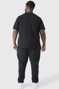 Plus Man Signature Embroidered T-shirt | UK^boohooMAN Online