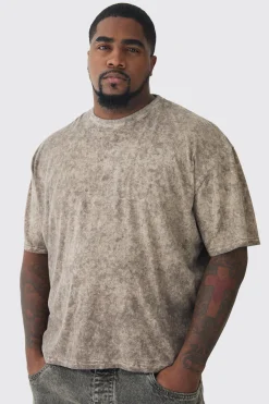 Plus Oversized Boxy Gothic Text Washed T-shirt | UK^boohooMAN Outlet