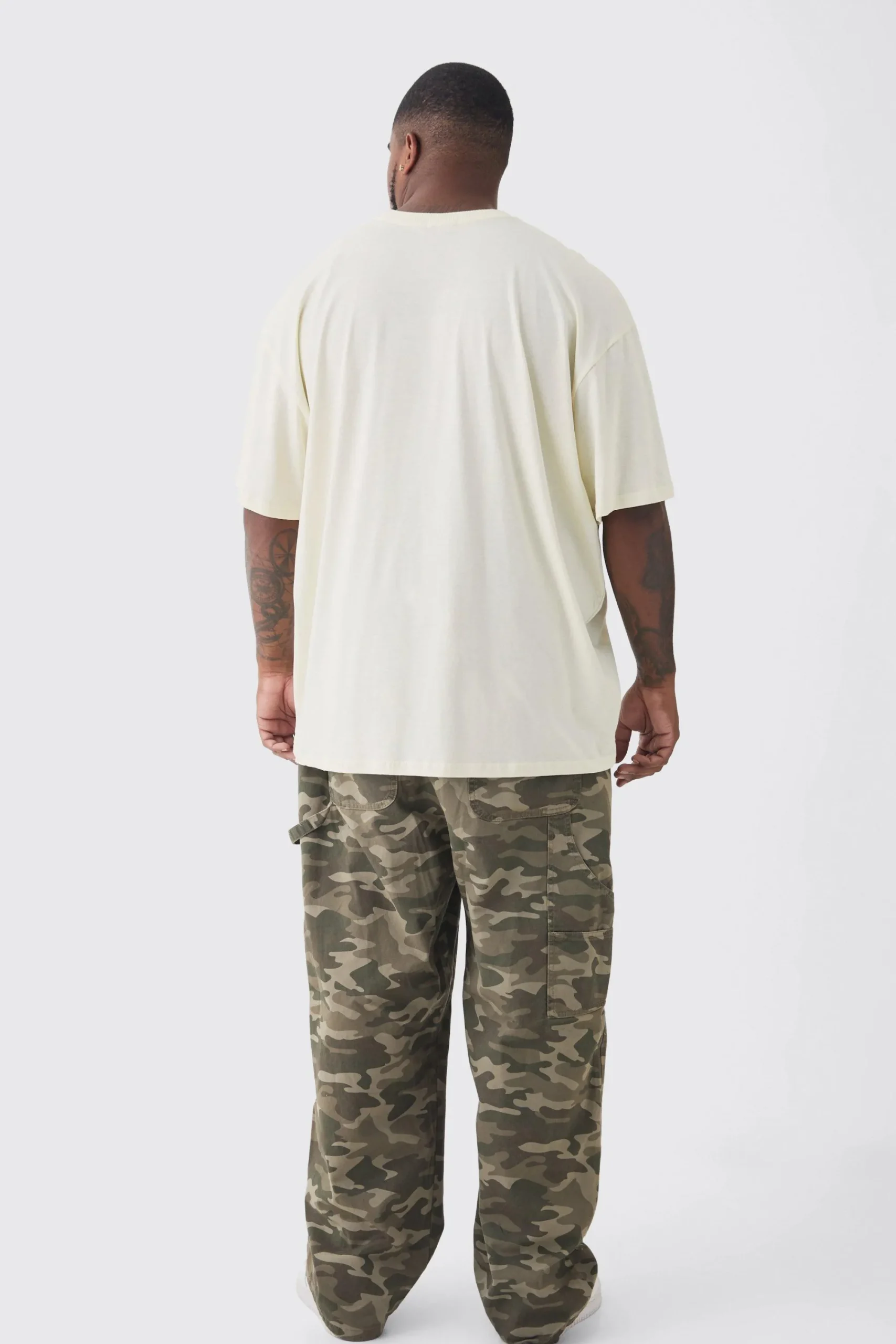 Plus Oversized Kyoto Graphic T-Shirt | UK^boohooMAN Online