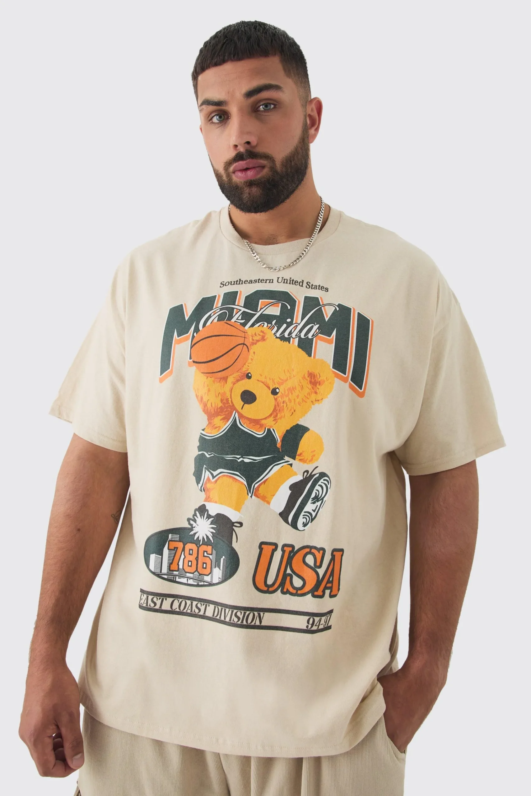 Plus Oversized Varsity Teddy Graphic T-shirt | UK^boohooMAN Discount