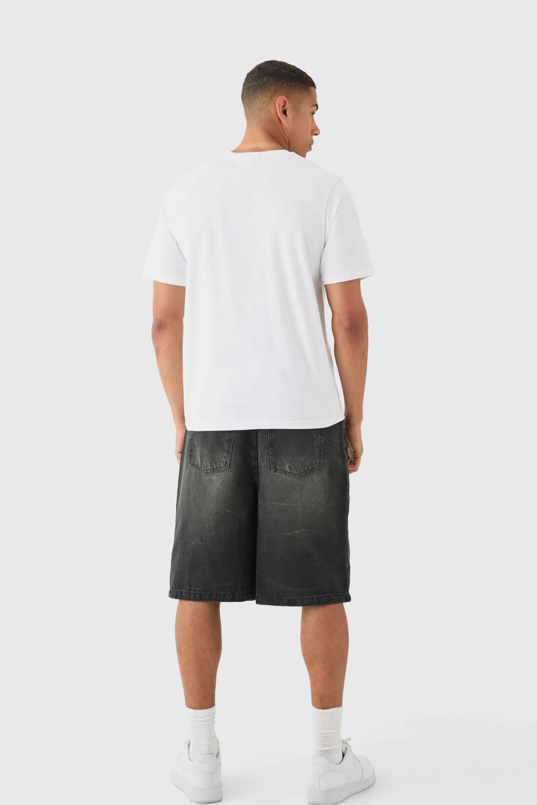 Regular Embroidered Graphic T-shirt | UK^boohooMAN Hot