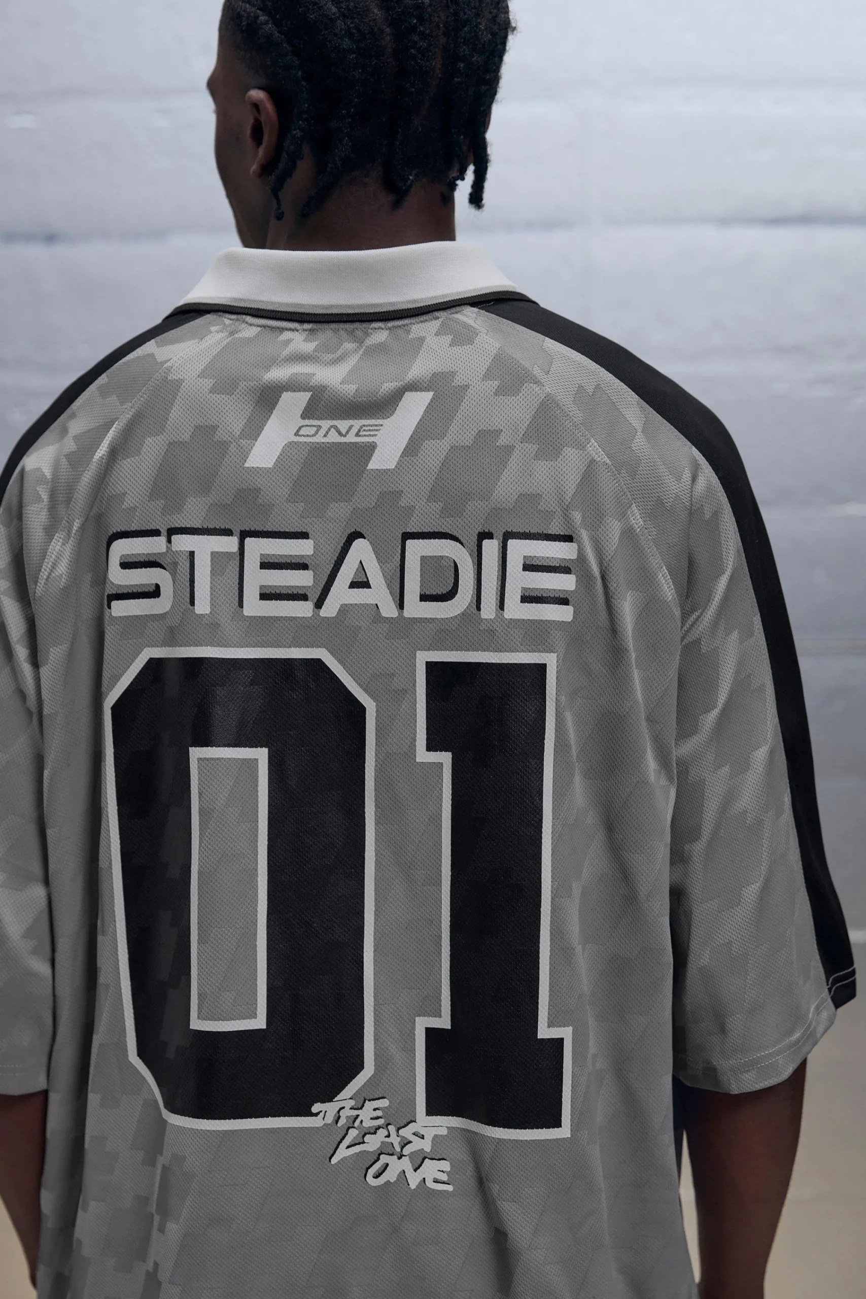 Regular Fit 01 Graphic Mesh Football Shirt | UK^boohooMAN Sale