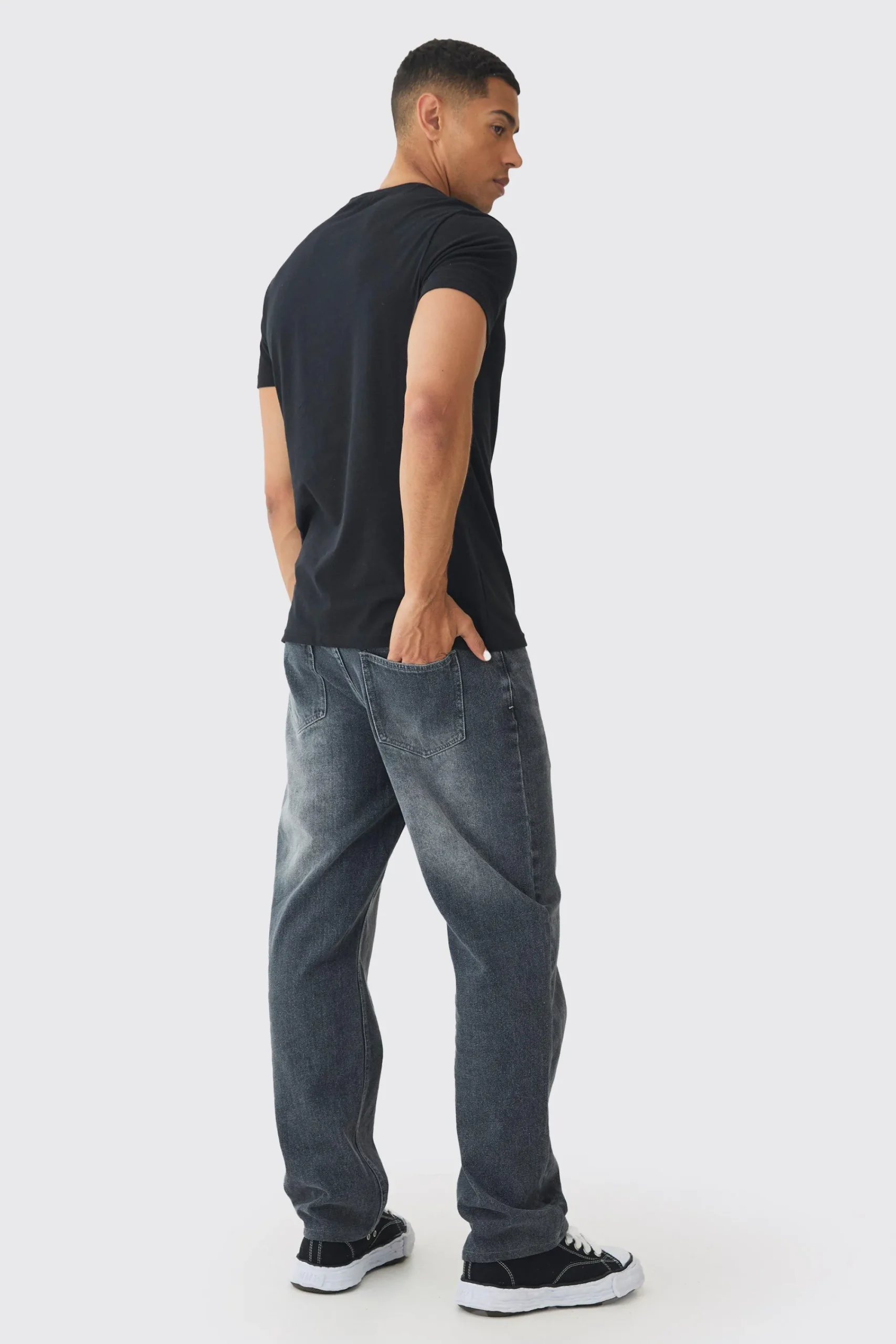 Regular Fit Broken Heart Embroidered T-shirt | UK^boohooMAN Online