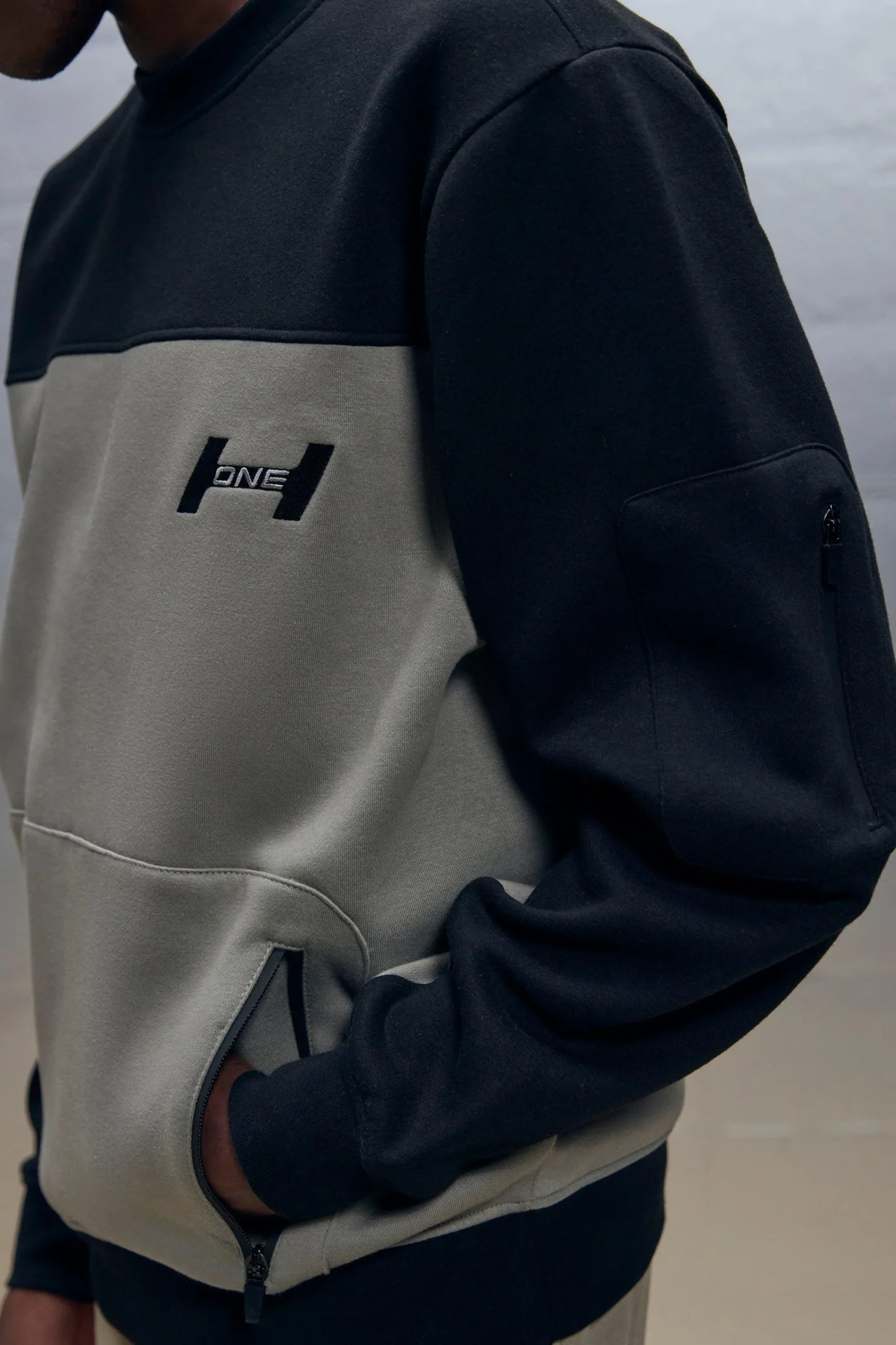 boohooMAN Regular Fit Colour Block Sweatshirt | UK| Hoodies & Sweatshirts