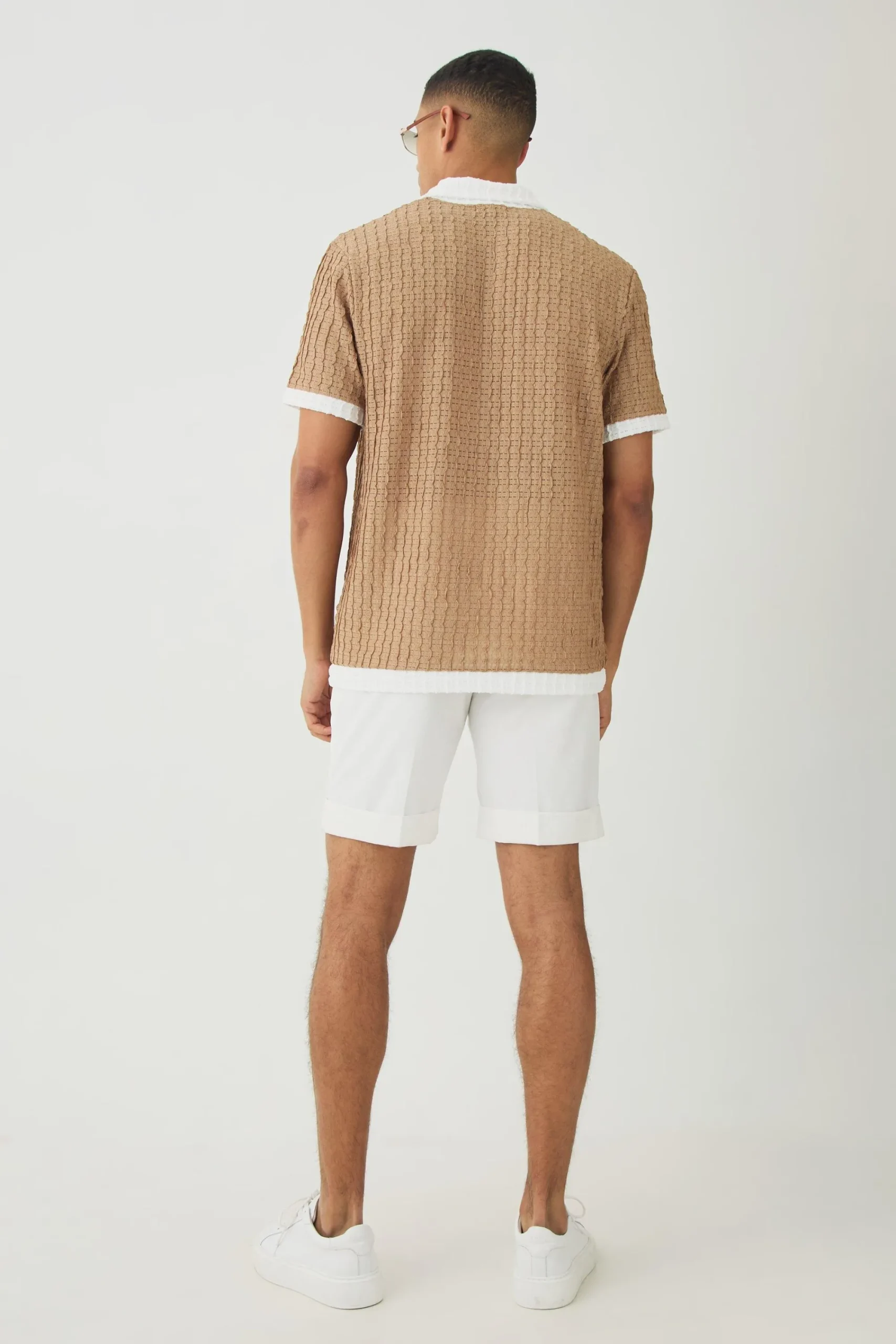Regular Fit Textured Contrast Polo | UK^boohooMAN Clearance