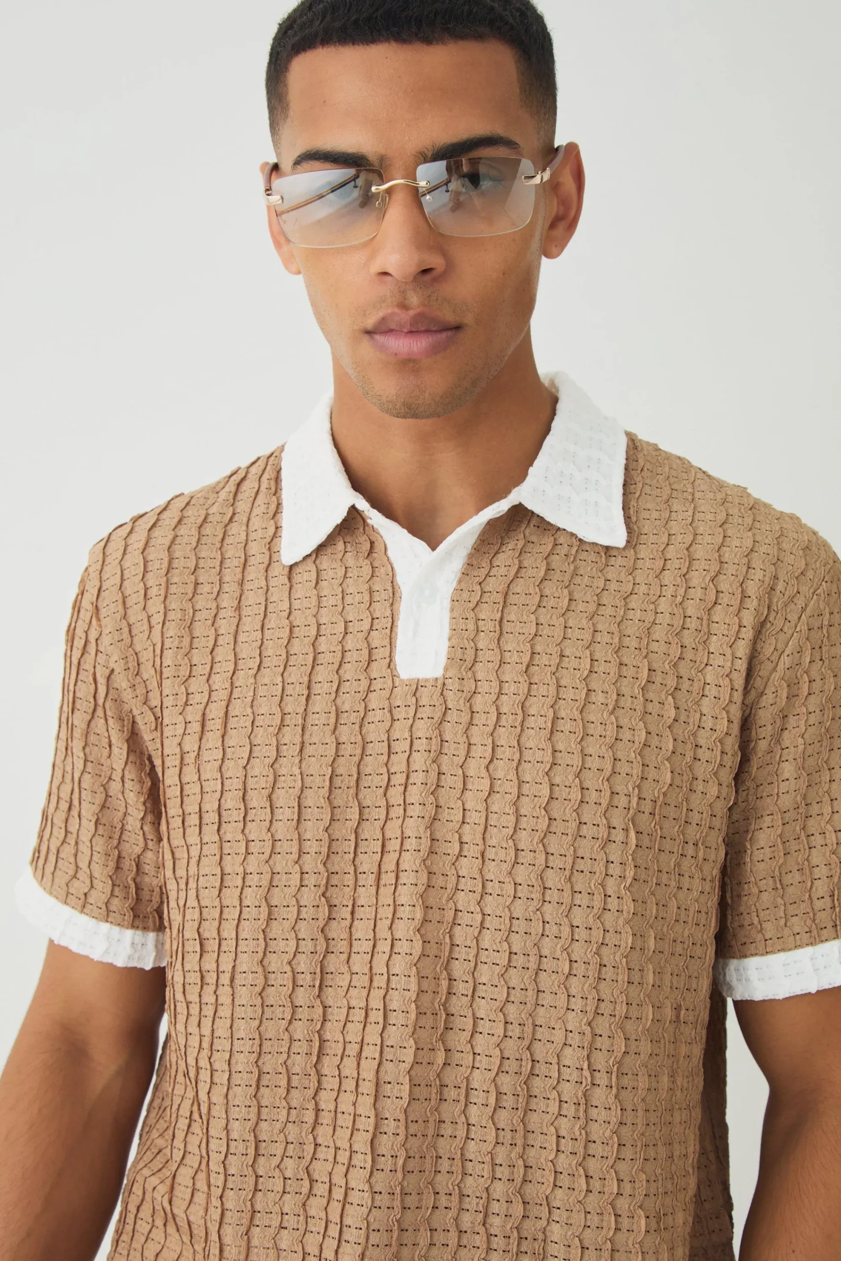 Regular Fit Textured Contrast Polo | UK^boohooMAN Clearance