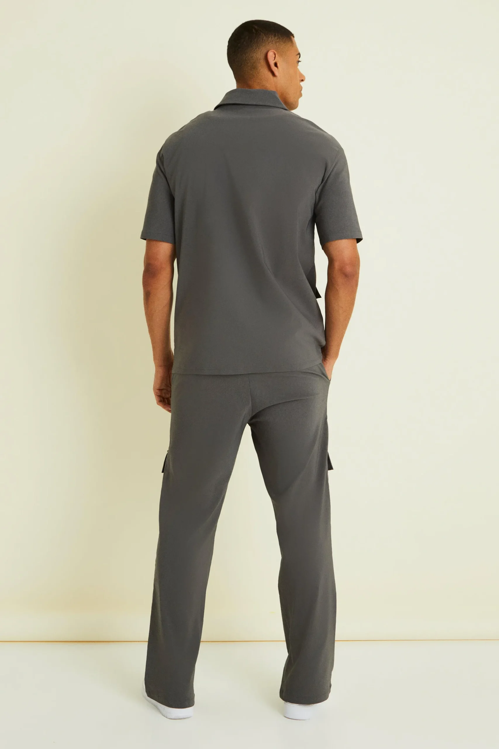 boohooMAN Relaxed Elasticated Waist Cargo Trouser | UK| Trousers|Cargos