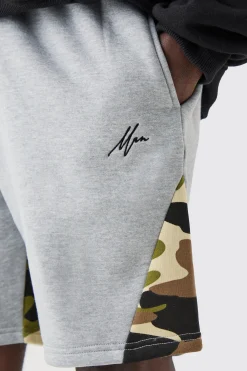 boohooMAN Relaxed Man Camo Gusset Shorts | UK| Shorts