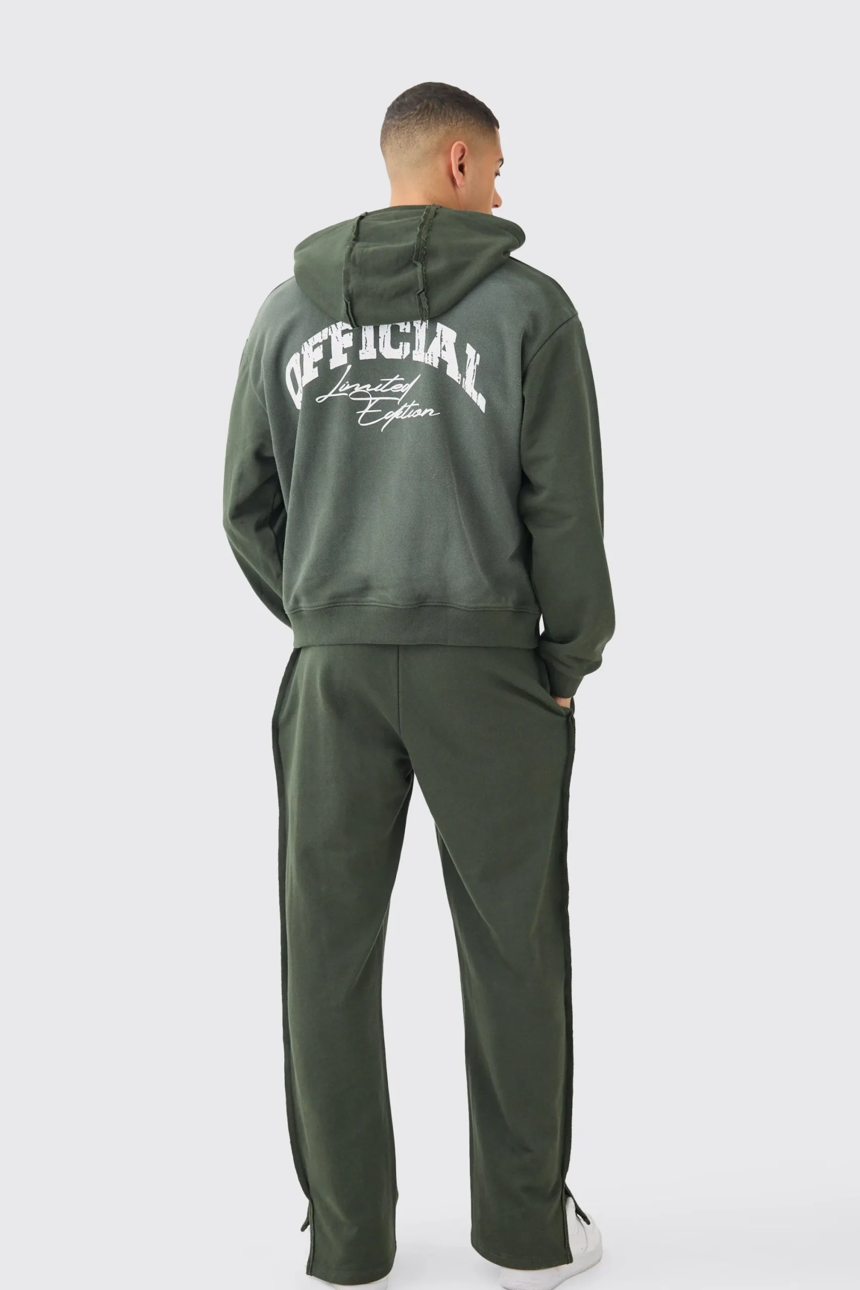 boohooMAN Relaxed Raw Seam Spray Wash Joggers | UK| Trousers|Joggers