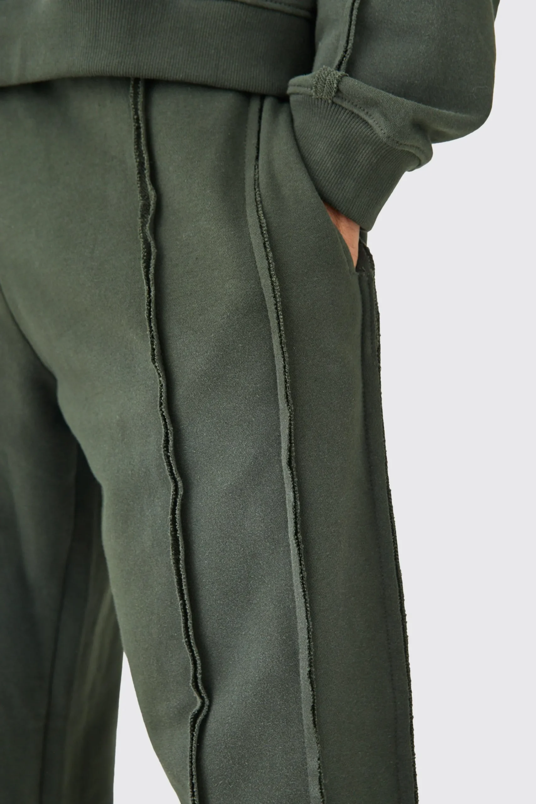 boohooMAN Relaxed Raw Seam Spray Wash Joggers | UK| Trousers|Joggers