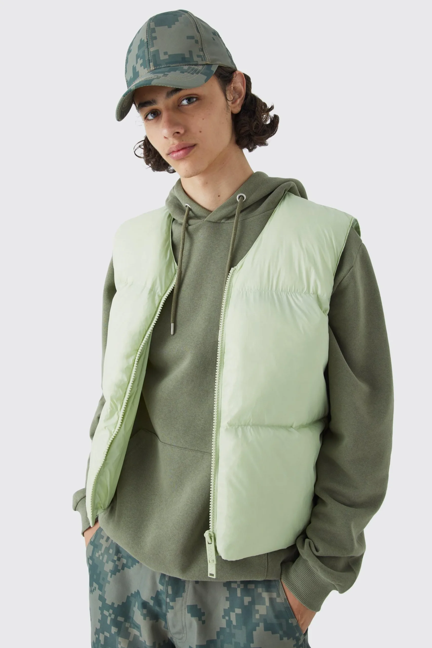 boohooMAN Sheen Quilted Nylon Gilet | UK| Coats & Jackets