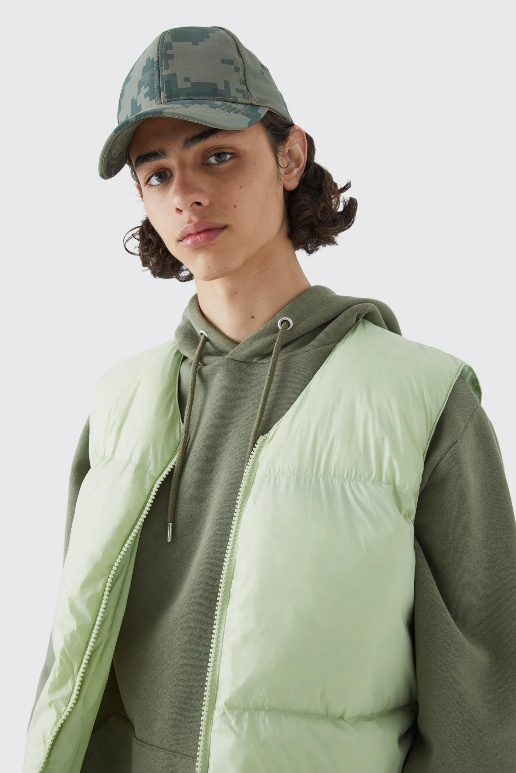 boohooMAN Sheen Quilted Nylon Gilet | UK| Coats & Jackets