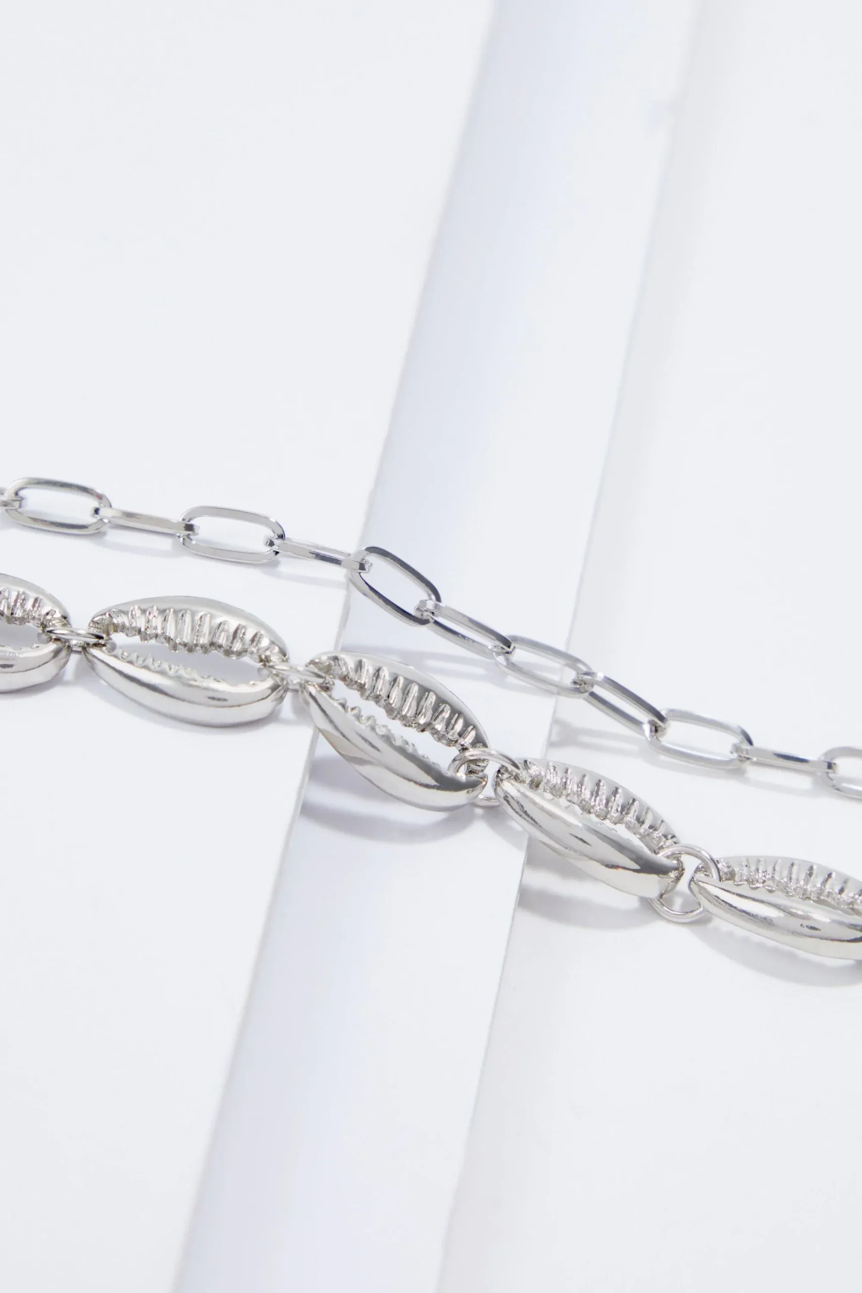 boohooMAN Shell Detail Necklace | UK| Jewellery & Watches