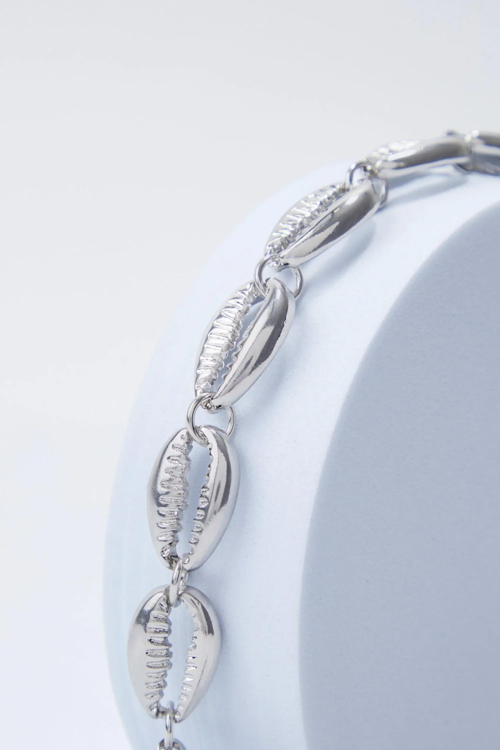 boohooMAN Shell Detail Necklace | UK| Jewellery & Watches