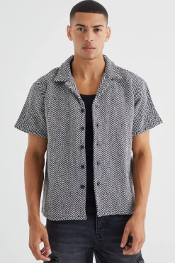 boohooMAN Short Sleeve Zig Zag Contrast Boxy Shirt | UK| Shirts