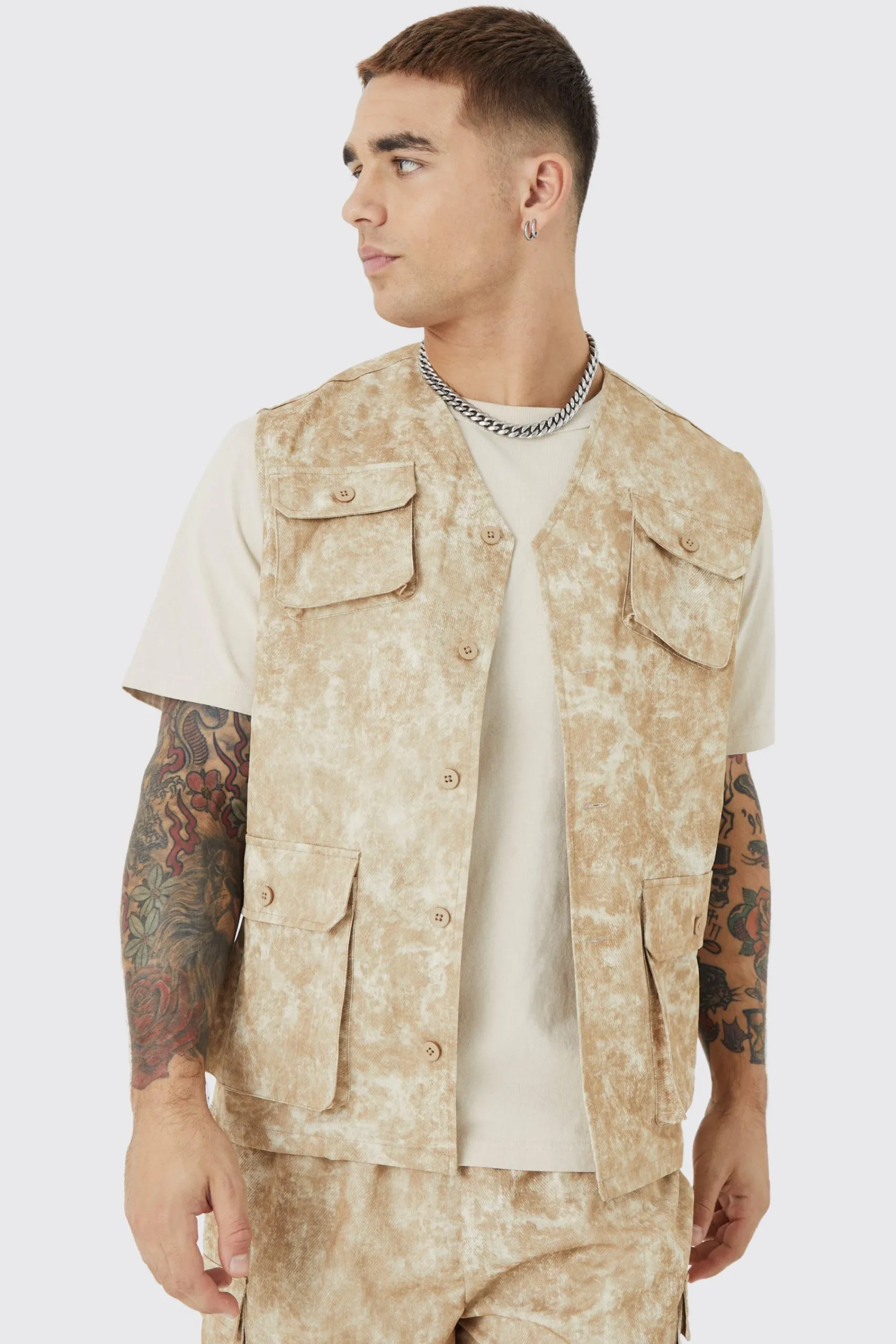 Sleeveless Cargo Utility Vest | UK^boohooMAN