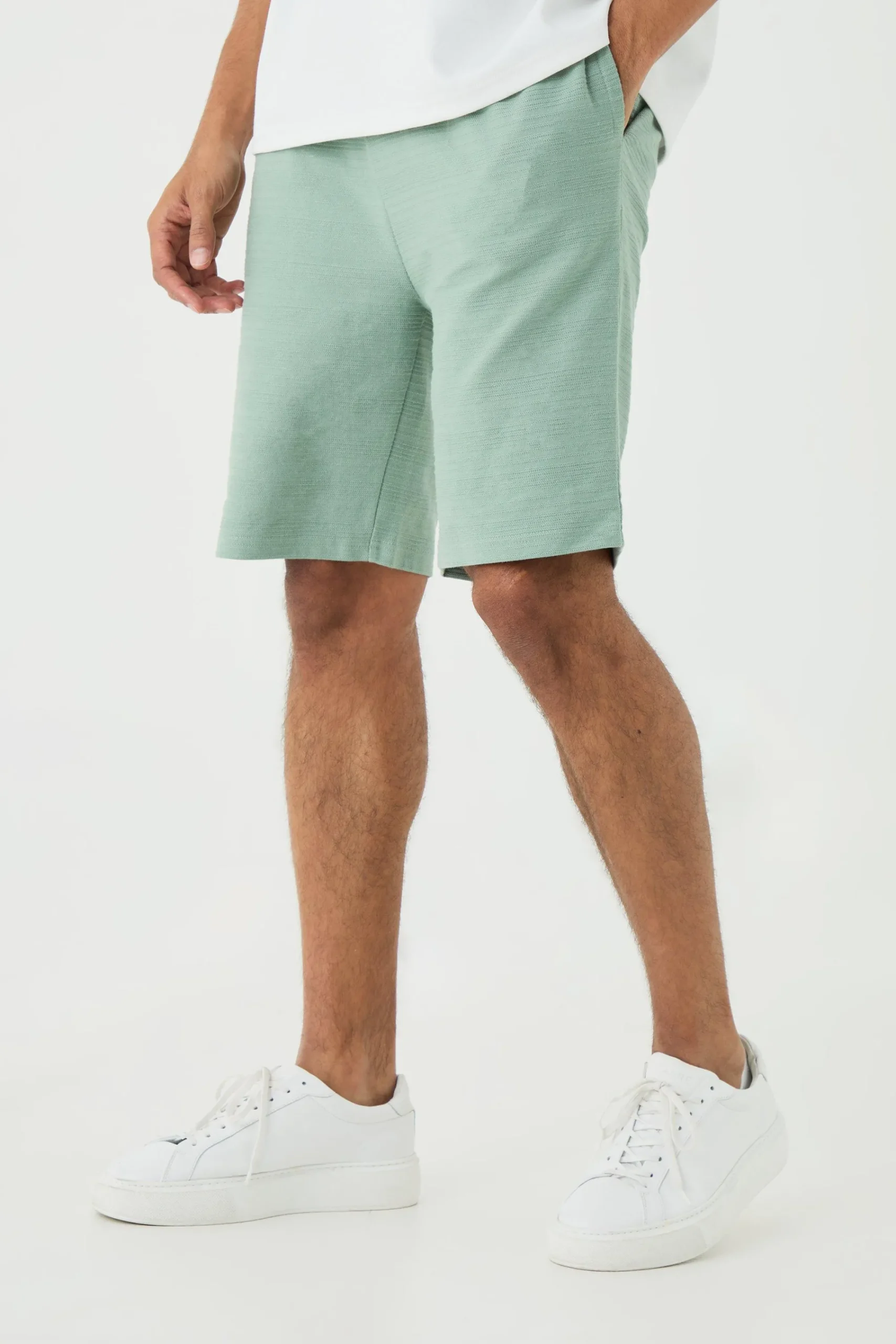 boohooMAN Slim Fit Mid Length Jacquard Stripe Short | UK| Shorts