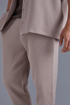 boohooMAN Slim Fit Pleated Trousers | UK| Trousers|Sets & Co-Ords