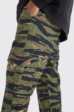 boohooMAN Straight Leg Camo Trouser | UK| Trousers