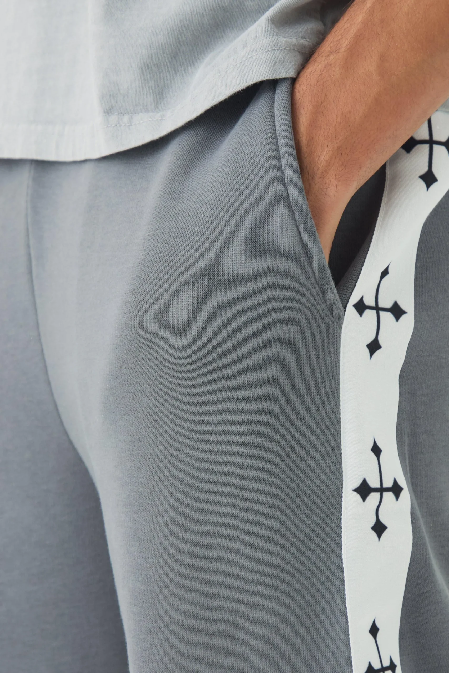 boohooMAN Straight Leg Cross Side Tape Jogger | UK| Trousers|Joggers