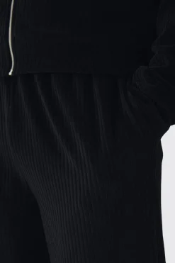 boohooMAN Straight Leg Velour Pleated Jogger | UK| Trousers|Joggers