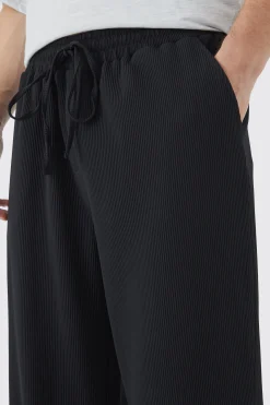 boohooMAN Tall Elastic Waist Relaxed Fit Cropped Pleated Trouser | UK| Trousers