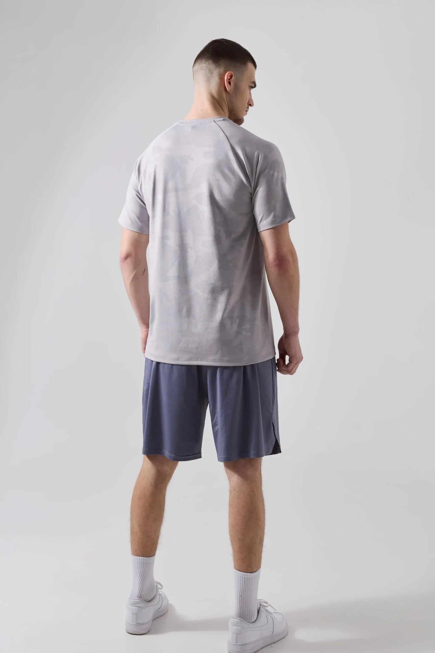 Tall Man Active Camo Raglan Regular Fit Performance T-shirt | UK^boohooMAN Sale