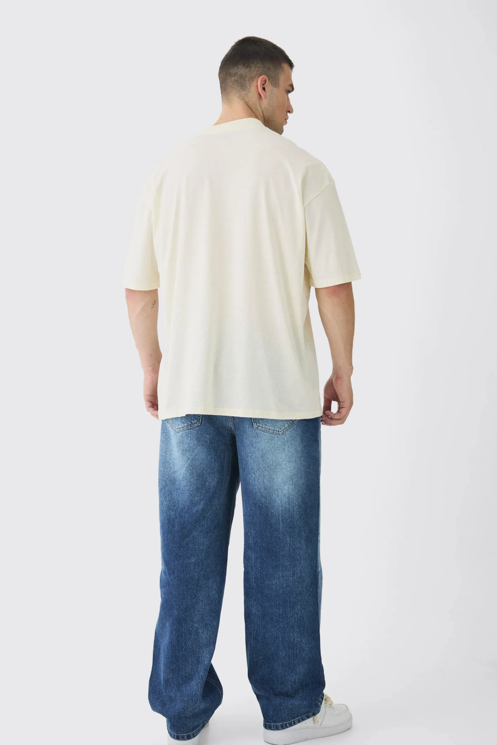 Tall Oversized Extended Neck Heart Embroidered T-Shirt | UK^boohooMAN Online