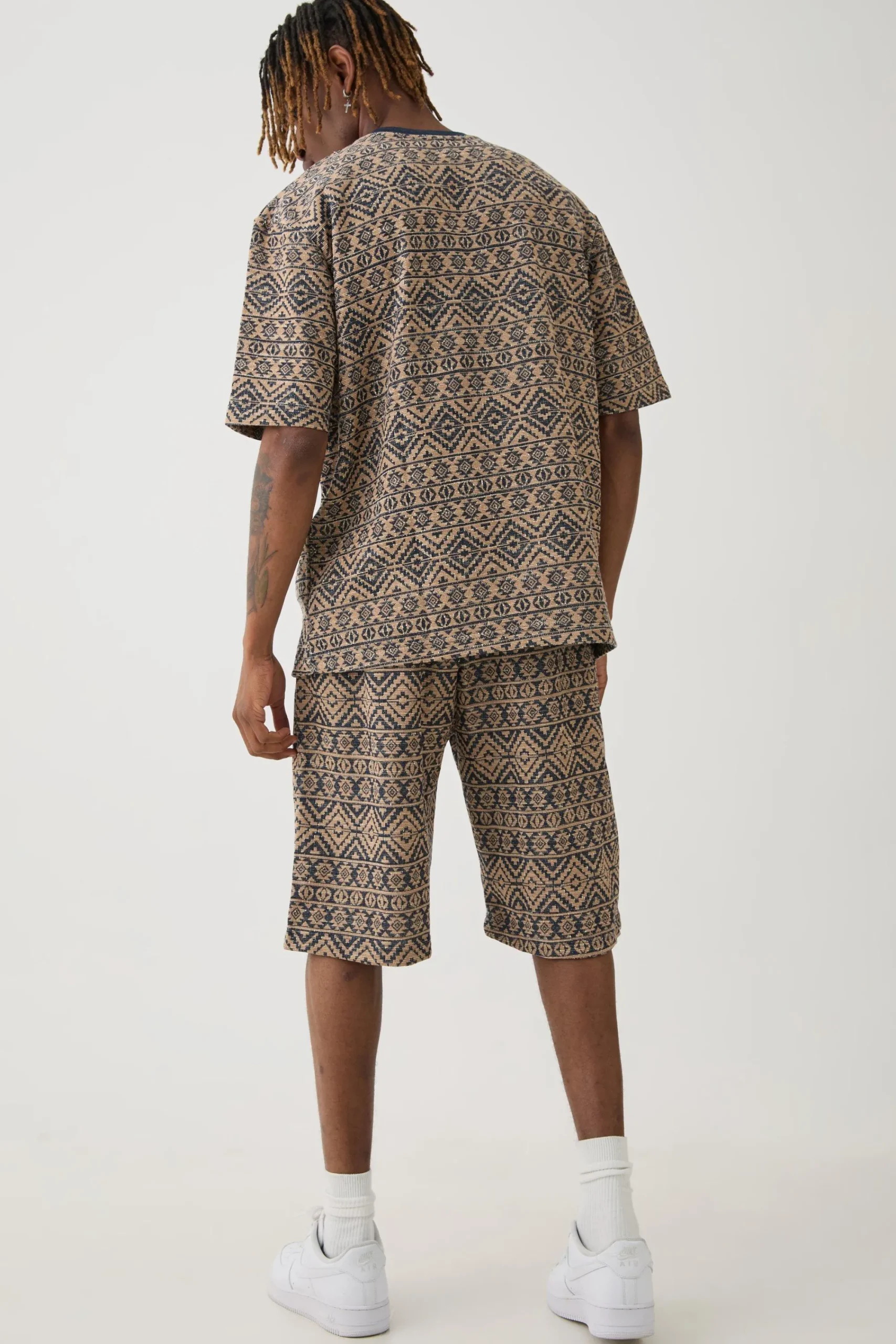 Tall Oversized Jacquard Abstract T-shirt | UK^boohooMAN New