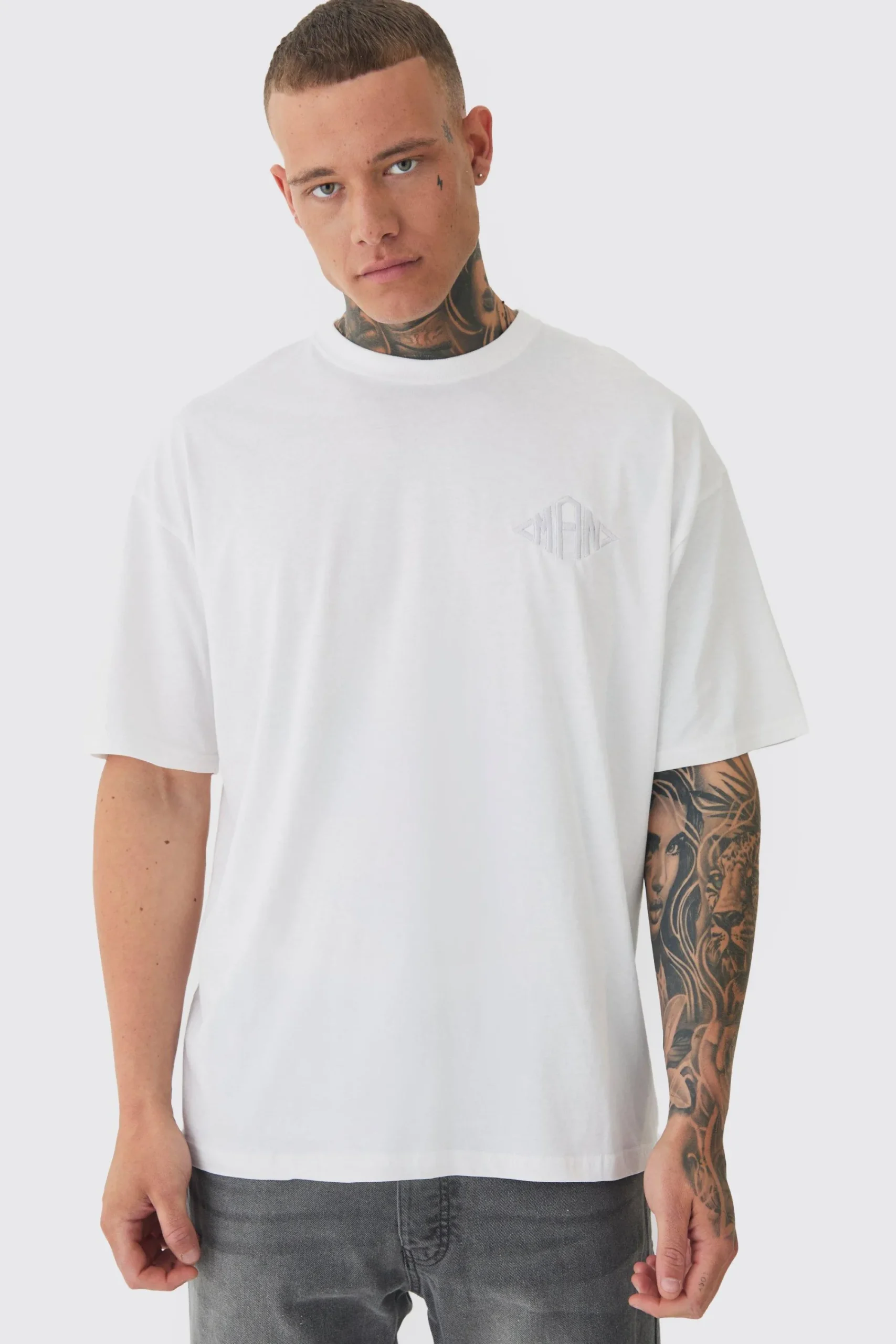 Tall Oversized Man Diamond Embroidered T-shirt In | UK^boohooMAN Outlet
