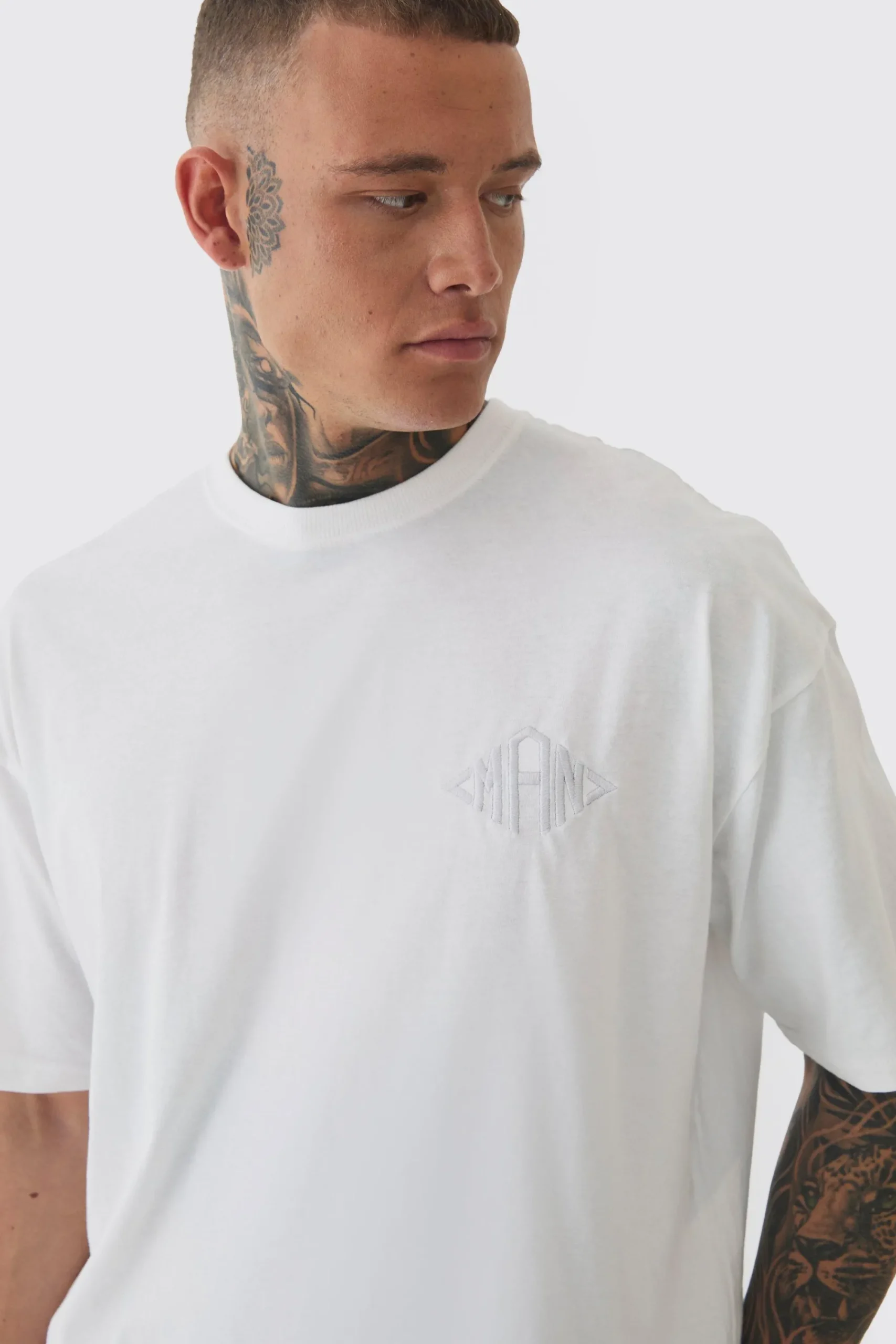 Tall Oversized Man Diamond Embroidered T-shirt In | UK^boohooMAN Outlet