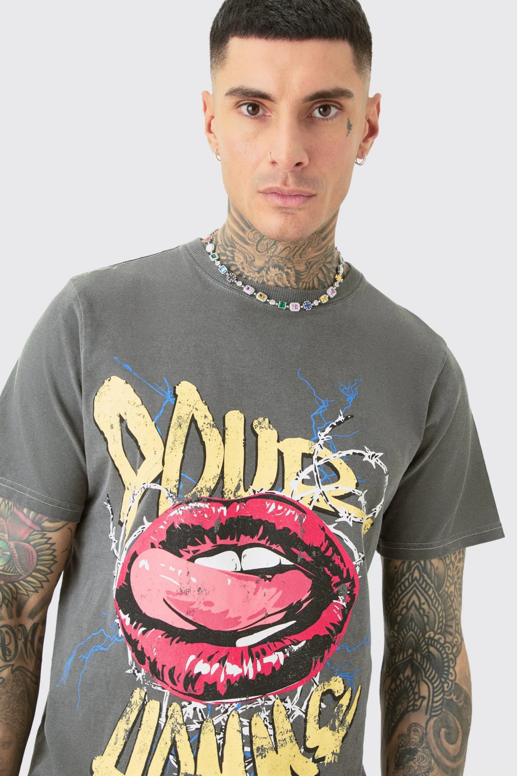Tall Pour Homme Lips T-shirt In Acid Wash | UK^boohooMAN Clearance