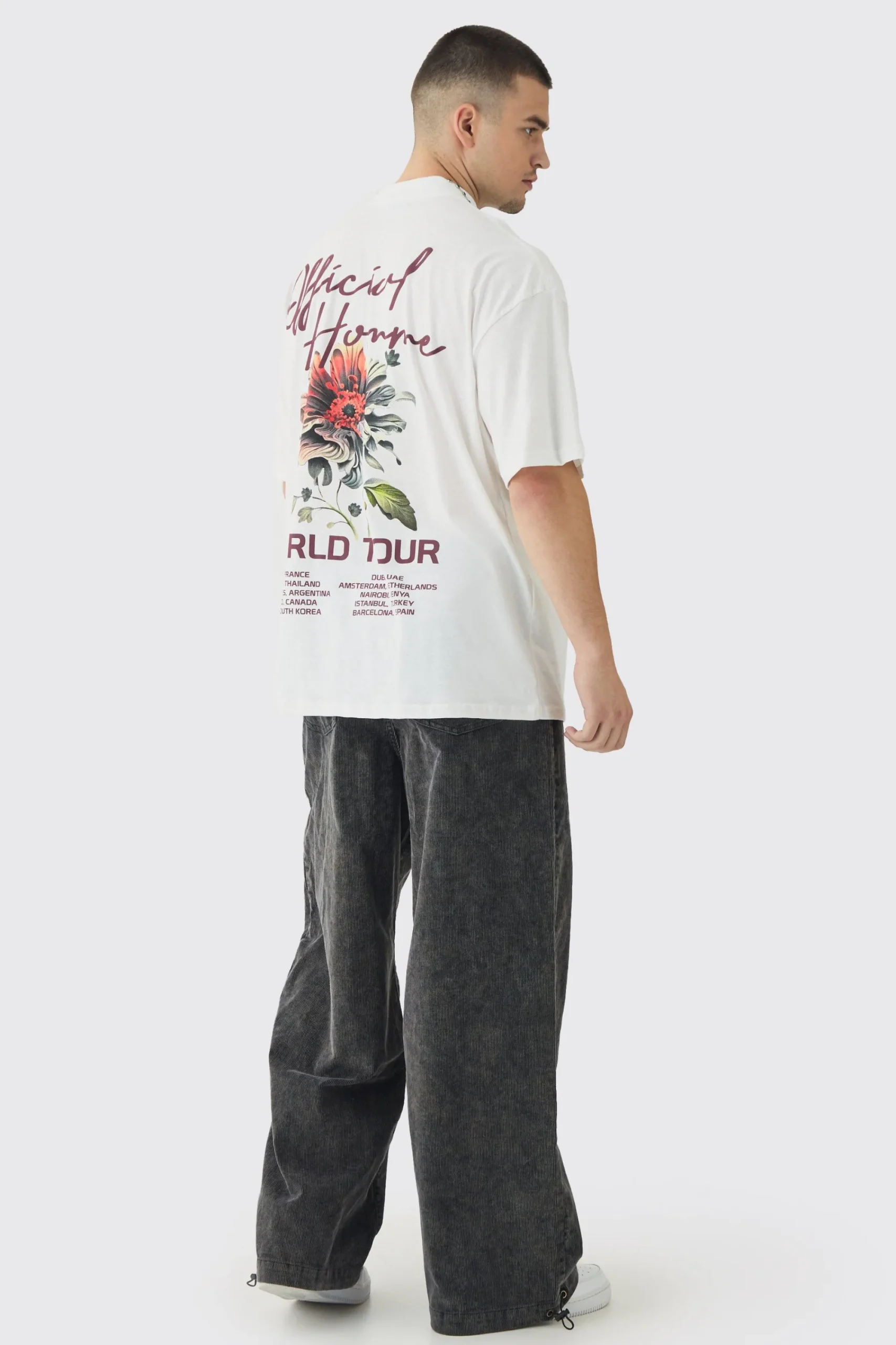 Tall World Tour Extended Neck Oversized T-Shirt | UK^boohooMAN Outlet