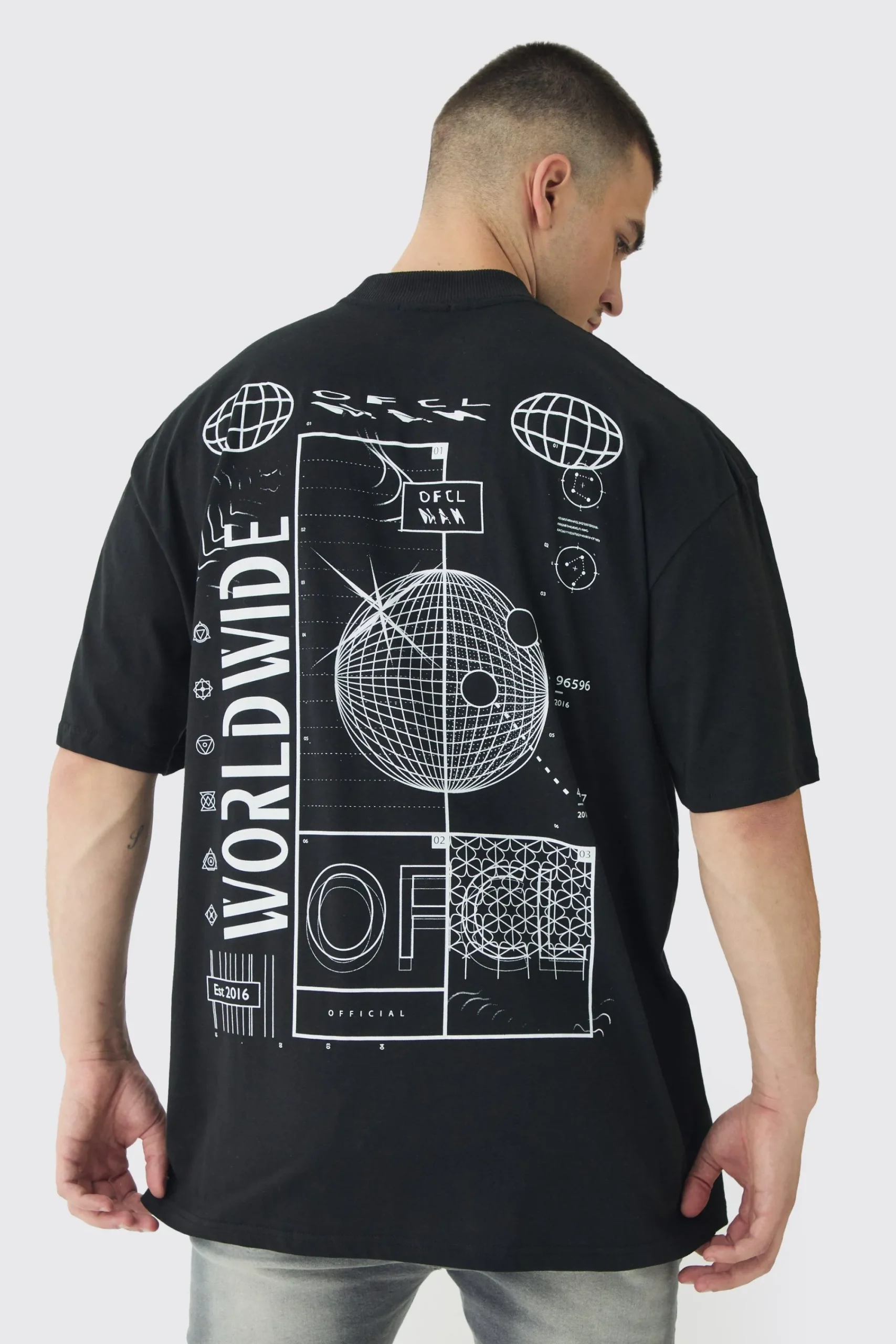 Tall Worldwide Abstract Graphic Extended Neck T-Shirt | UK^boohooMAN Best