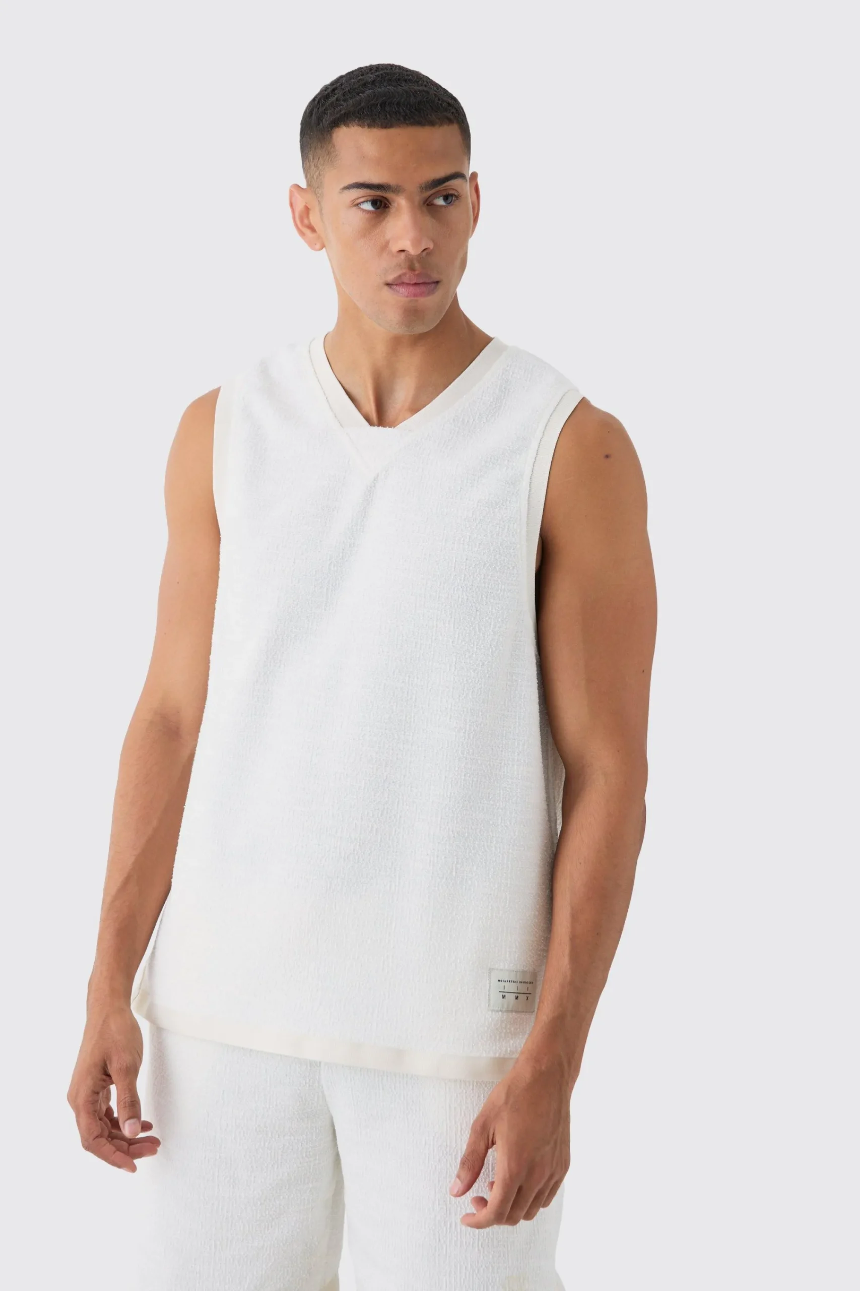 Textured Star Embroidered V Neck Basketball Vest | UK^boohooMAN Best